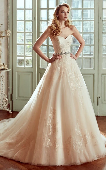 A-Line Sweetheart Wedding Dress with Beaded Belt and Pleated Bodice Elegant 2024 Bridal Gown
