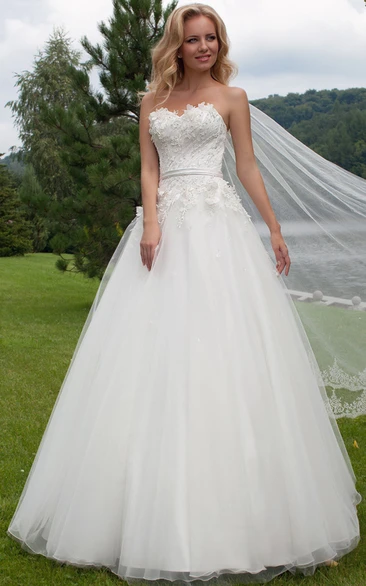 Sweetheart Tulle Wedding Dress A-Line Sleeveless Floral Appliques