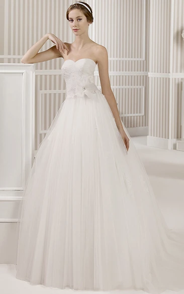 Sweetheart Ball Gown Wedding Dress with Tulle Appliques and Criss Cross