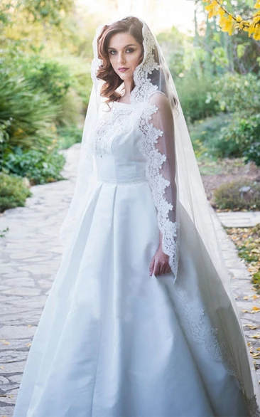 Long Tulle Wedding Veil with Scalloped Lace Appliques Wedding Dress