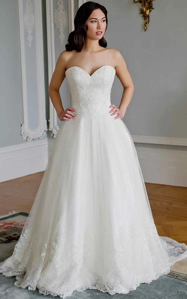 Court Train Sweetheart Tulle&Lace A-Line Wedding Dress Romantic Bridal Gown