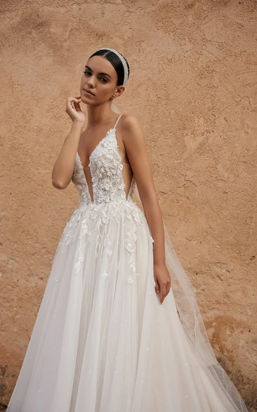 Sexy Spaghetti Lace Applique Sequin Style Strap Wedding Dress with Tulle Ruffle Court Train