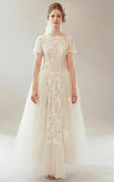 Vintage Bateau Neck Tulle and Lace Wedding Dress with Short Sleeves