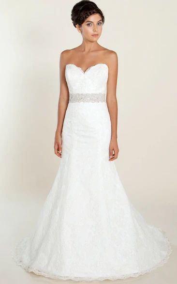 Sweetheart Lace Sheath Wedding Dress with Jewels and V-Back