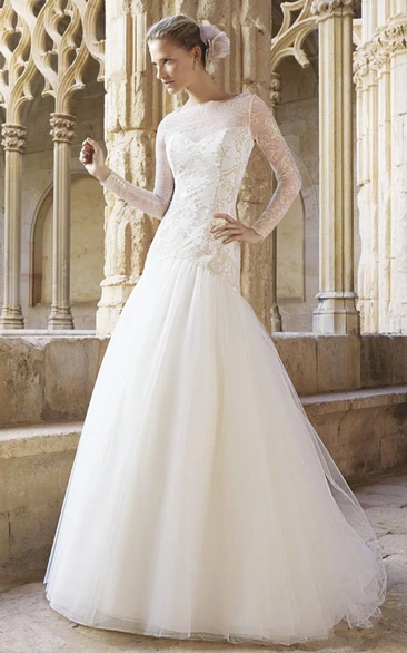 Bateau Neck A-Line Tulle Wedding Dress with Appliques and Long Sleeves