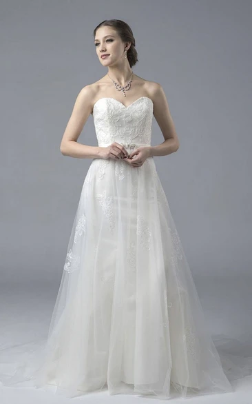 Lace Applique A-line Tulle Sweetheart Wedding Dress with Open Back Buttons