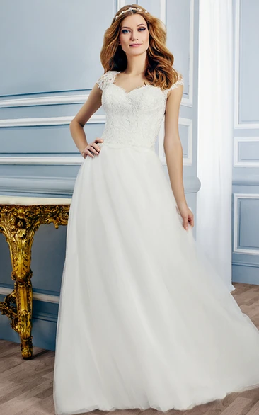 Cap-Sleeve Tulle Wedding Dress with Appliques Floor-Length Keyhole