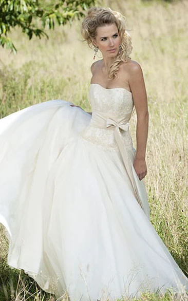 Chiffon Appliqued Wedding Dress with Bow Strapless Long