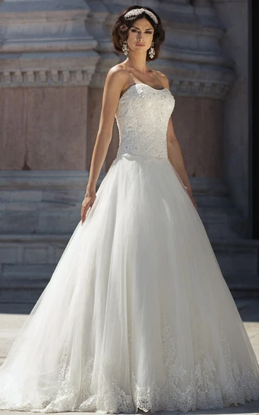 Ball Gown Tulle&Lace Strapless Sleeveless Wedding Dress With Appliques Unique Wedding Dress