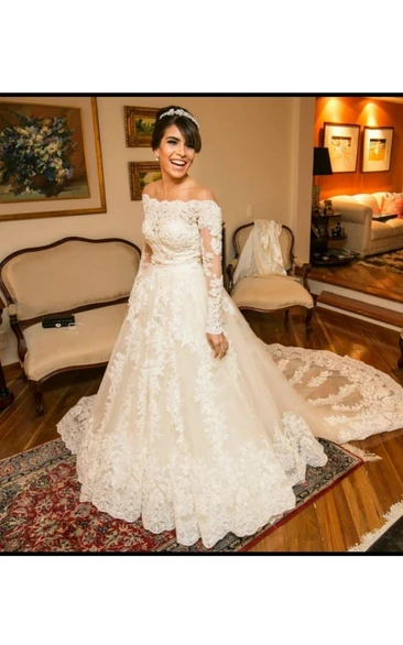 Off-the-shoulder Lace Tulle Wedding Dress Ball Gown Style