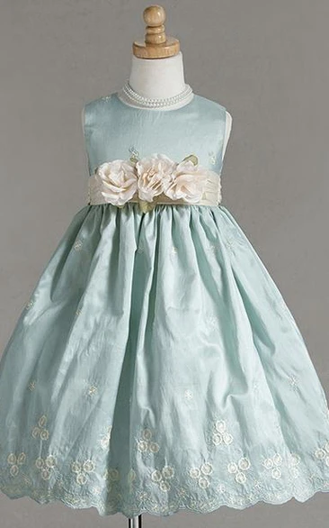 Embroidered Taffeta Flower Girl Dress with Bow Tea-Length Wedding Dress