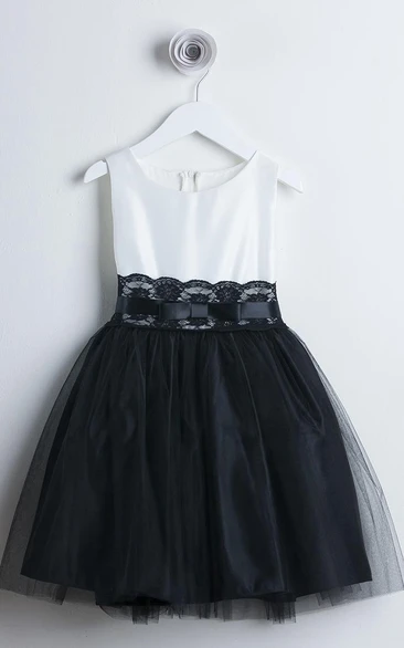 Tulle and Lace Bow-Tied Flower Girl Dress with Tiered Skirt and Sash