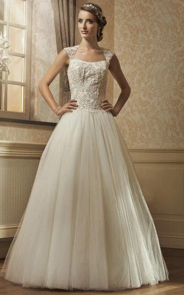 Long Tulle&Lace Queen-Anne A-Line Wedding Dress with Appliques Unique Wedding Dress