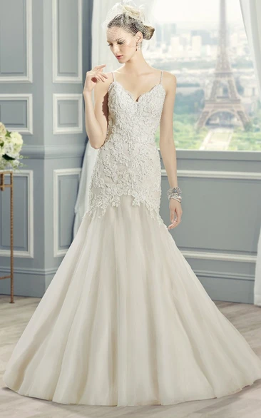 Sleeveless Lace Spaghetti A-Line Wedding Dress with Court Train and Backless Style