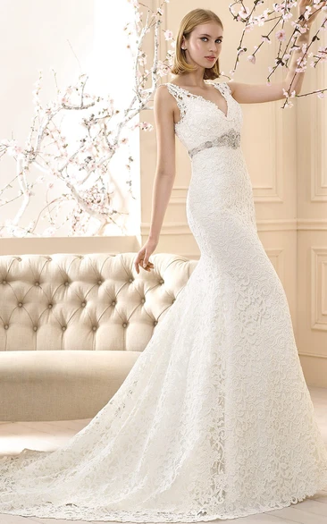 Sleeveless Lace Appliqued Wedding Dress with Waist Jewelry Flowy Sheath Style