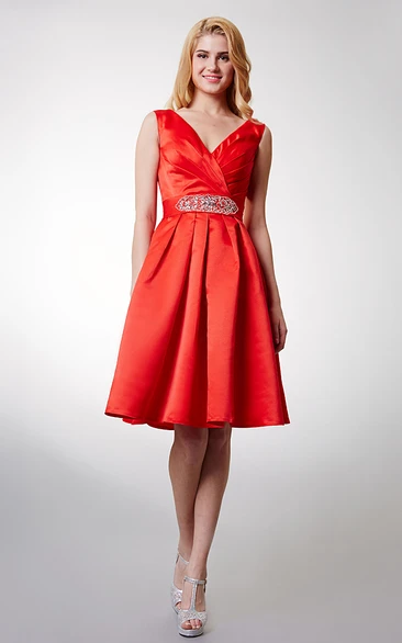 Knee-Length Satin Dress with A-Line Silhouette and Shiny Sash Detail