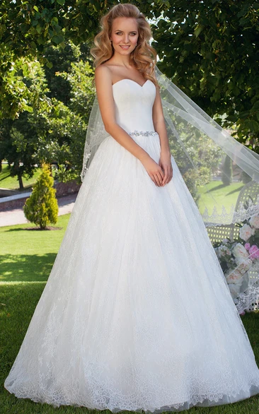 Lace Wedding Dress with Sweetheart Neckline Ball Gown Sleeveless