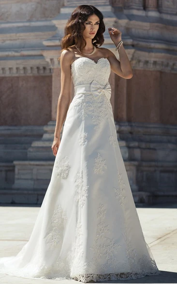 Sweetheart Lace Applique A-Line Wedding Dress with Bow Romantic Wedding Dress