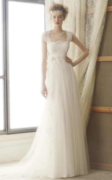 Empire Square Neckline Lace Tulle Wedding Dress with Brush Train