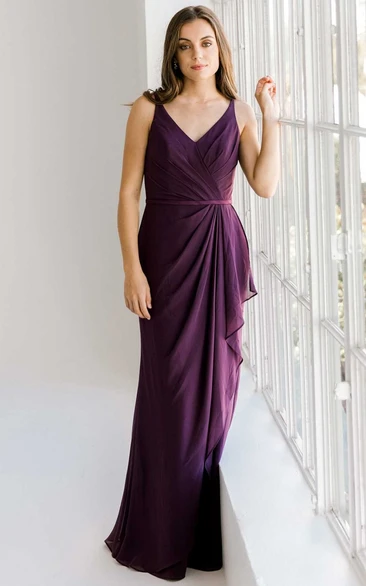 Casual V-neck Sheath Chiffon Bridesmaid Dress with Ruching and Straps