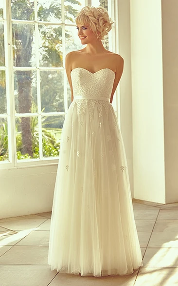 Bowed Tulle Wedding Dress with Sweetheart Neckline Floor-Length Bridal Gown