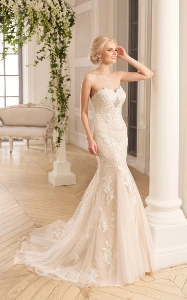 Long Mermaid Lace Wedding Dress with Sweetheart Neckline and Backless Design