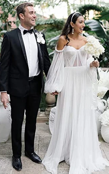 Adorable Tulle Beach Wedding Dress with Illusion Sleeves A-Line Off-the-Shoulder