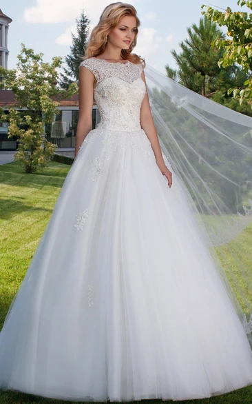 Scoop-Neck Sleeveless Tulle Wedding Dress Ball Gown Maxi Appliques