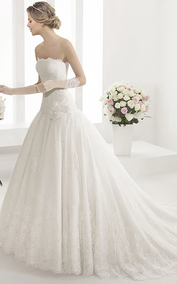 Lace Ball Gown with Ruched Top and Organza Flower Wedding Dress