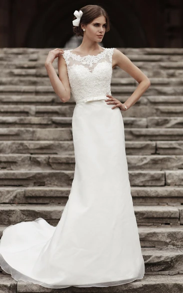 Sleeveless Lace&Satin Sheath Wedding Dress with Appliqued Scoop Neck and Bow