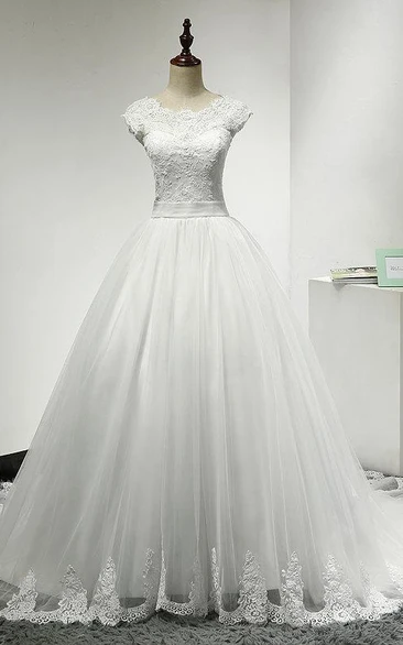 Cap Sleeve Tulle Ball Gown Jewel Neck Scalloped Hem Wedding Dress