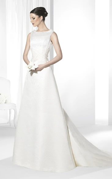 Sleeveless Satin A-Line Wedding Dress with Scoop-Neck Simple Bridal Gown