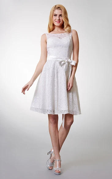 Lace Knee-length Bridesmaid Dress with Bateau Neckline