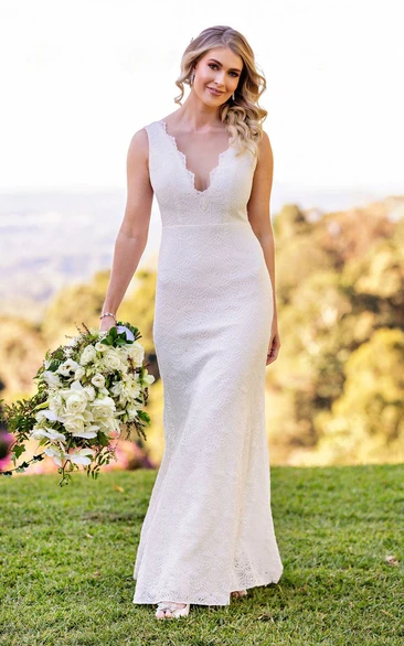 Bohemian Lace Sheath Wedding Dress with Scalloped Low-V Back Sleeveless and Floor-length