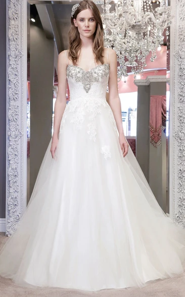 Maxi Tulle Ball Gown Wedding Dress with Appliques and V-Back