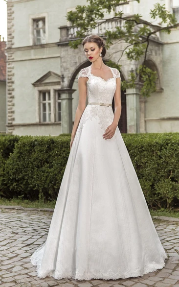 Applique Keyhole Back Wedding Dress with Bow and Queen Anna Neckline