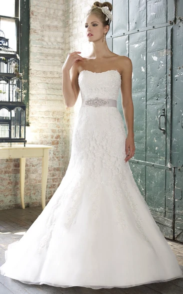 Halter Lace Mermaid Wedding Dress with Appliques Waist Jewelry and Backless Style