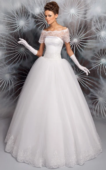 Off-The-Shoulder Appliqued Tulle A-Line Wedding Dress with Short Sleeves