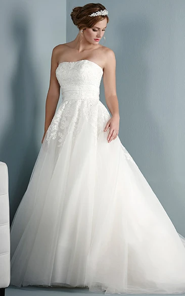 Strapless Tulle&Lace Ball-Gown Wedding Dress with Appliques Floor-Length