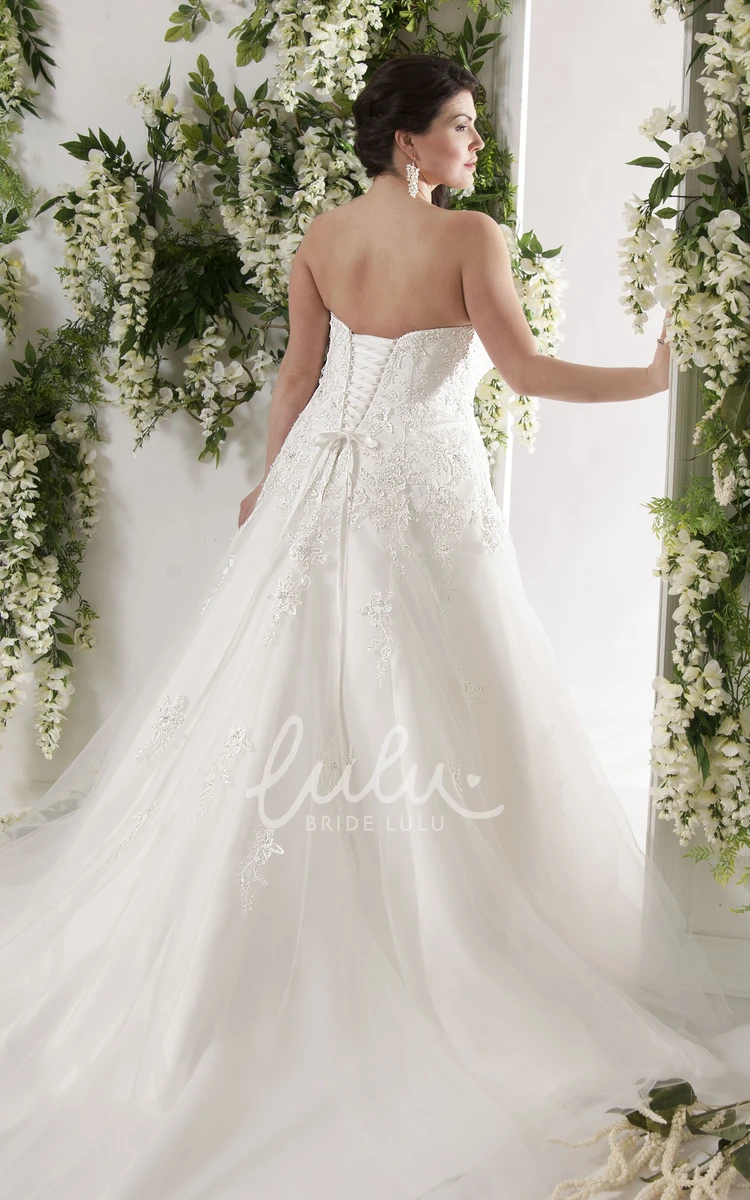 Plus Size Lace-Up A-Line Wedding Dress with Sweetheart Neckline