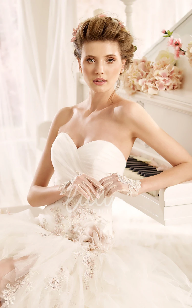 Sweetheart A-line Wedding Dress with Ruching Skirt & Flowers Flowy Sweetheart A-line Wedding Dress