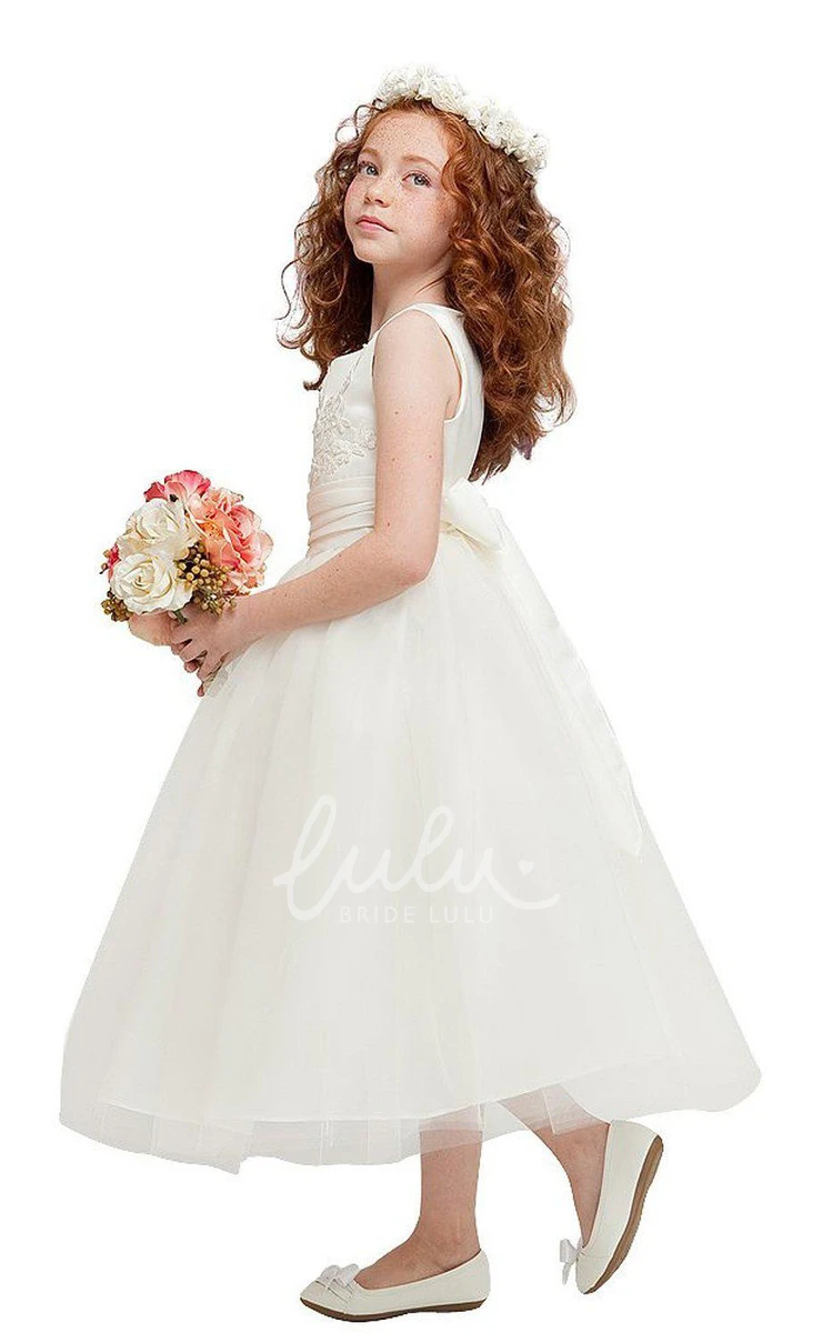 Applique A-line Wedding Dress with Sleeveless Bateau Neck
