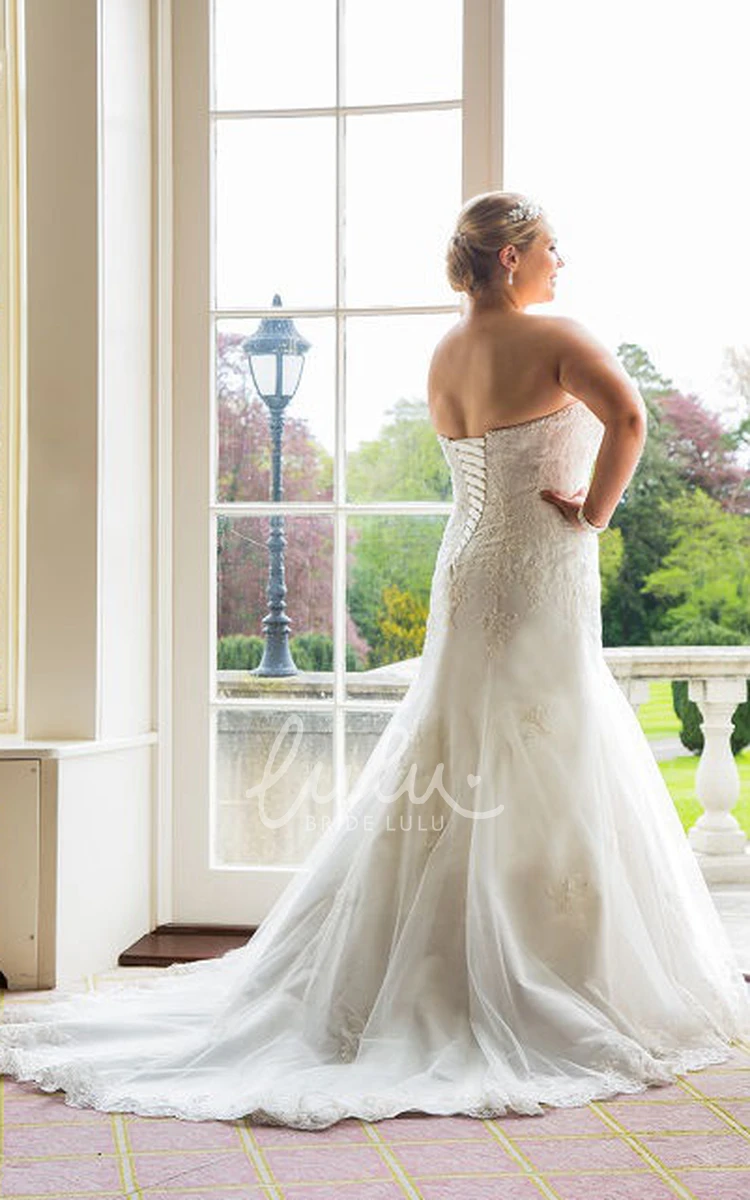 Lace Trumpet Wedding Dress with Sweetheart Neckline and Lace-Up Back