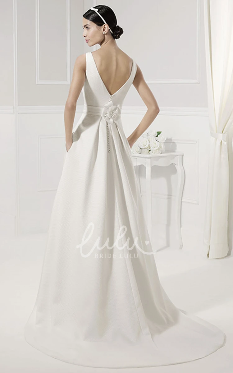 Sleeveless Bridal Gown with Scoop Neck V Back Bow and Flower Sash