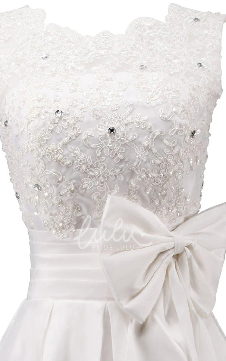 A-line Dress with Bow and Lace in Sleeveless Design