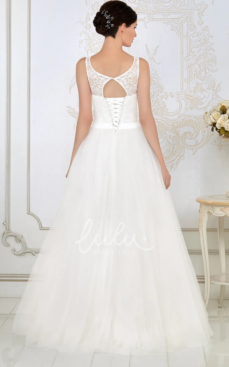 Classic Scoop-Neck Appliqued Tulle Wedding Dress with Ball Gown Silhouette