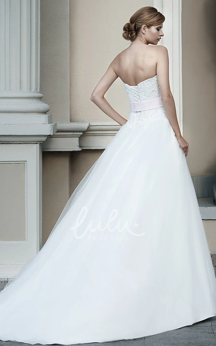 Sweetheart Appliqued Lace&Tulle Wedding Dress with Bow Floor-Length A-Line Wedding Dress