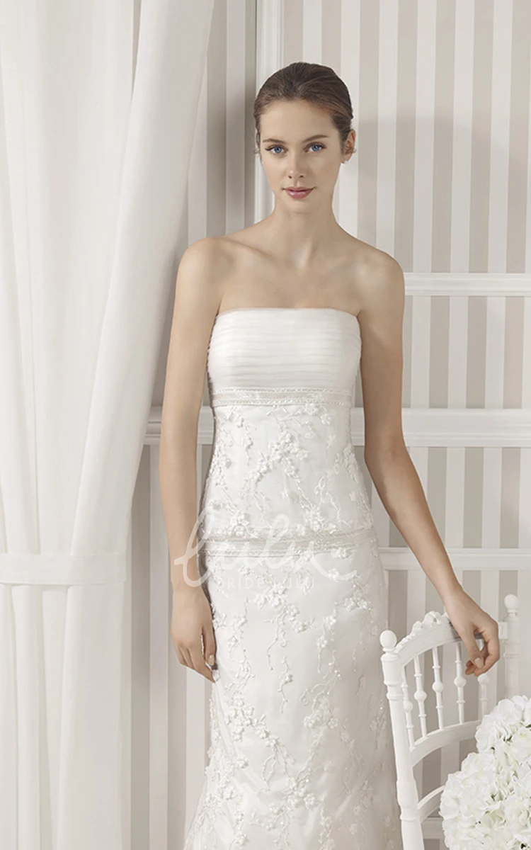 Strapless Ruched Sheath Wedding Dress with Flower and Floor-Length Classic Bridal Gown