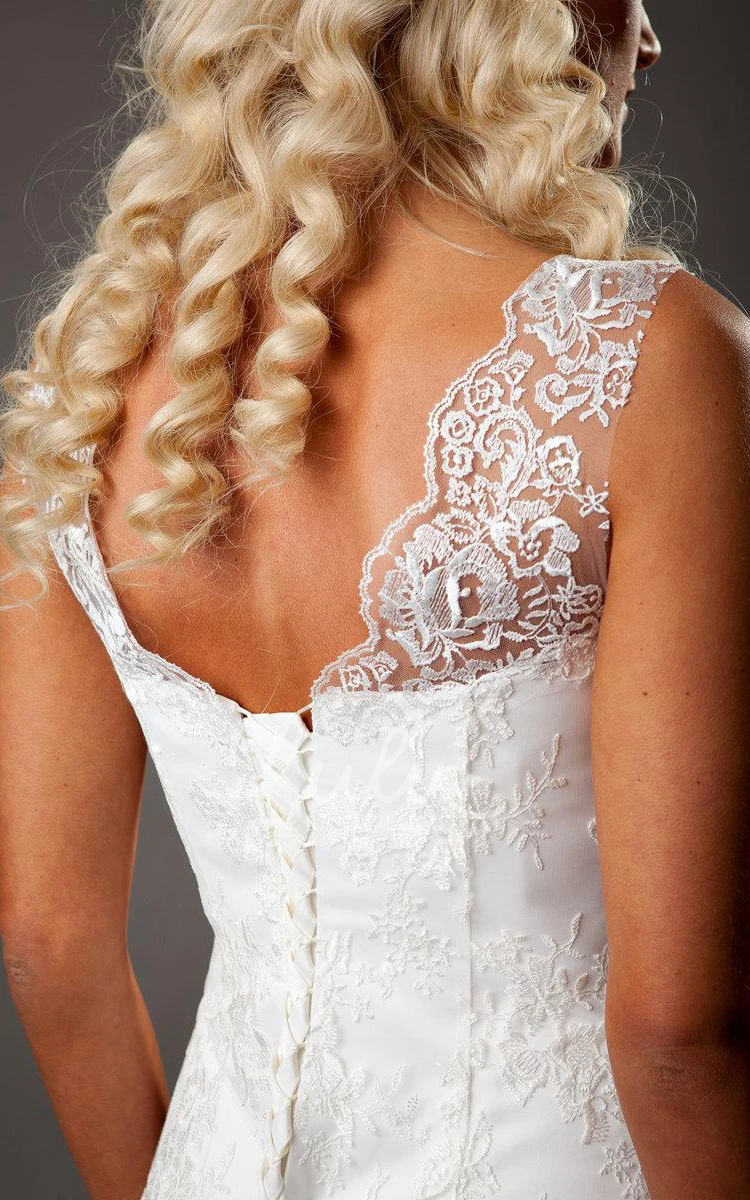 Short Sleeveless Lace Sheath Wedding Dress with Lace-Up Back