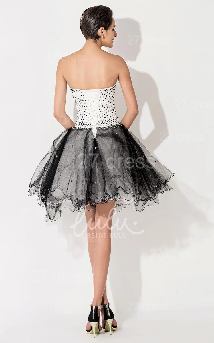 Black and White Glamorous Short Polka Dots Tulle Mini Sweetheart Sleeveless Homecoming Dress With Beadings